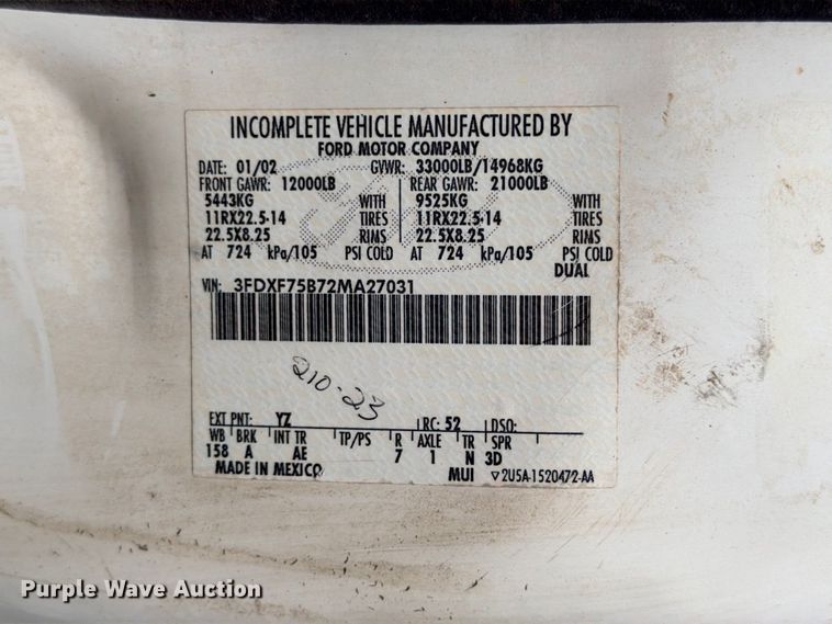 image for item DU1527 2002 Ford F750 truck cab and chassis