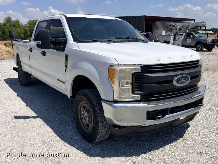 image for item DU1529 2017 Ford F250 Super Duty Crew Cab pickup truck
