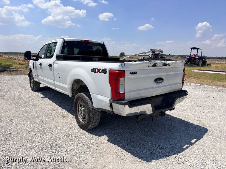 image for item DU1529 2017 Ford F250 Super Duty Crew Cab pickup truck