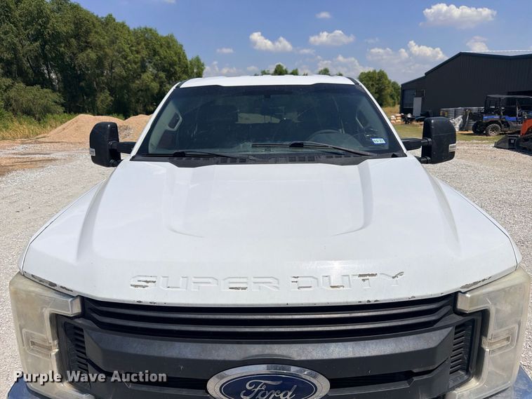 image for item DU1529 2017 Ford F250 Super Duty Crew Cab pickup truck