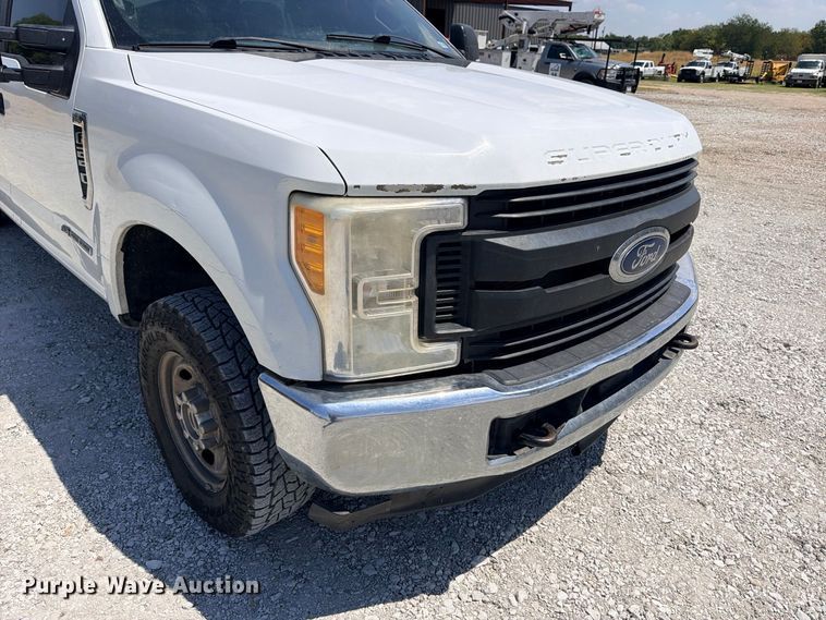 image for item DU1529 2017 Ford F250 Super Duty Crew Cab pickup truck