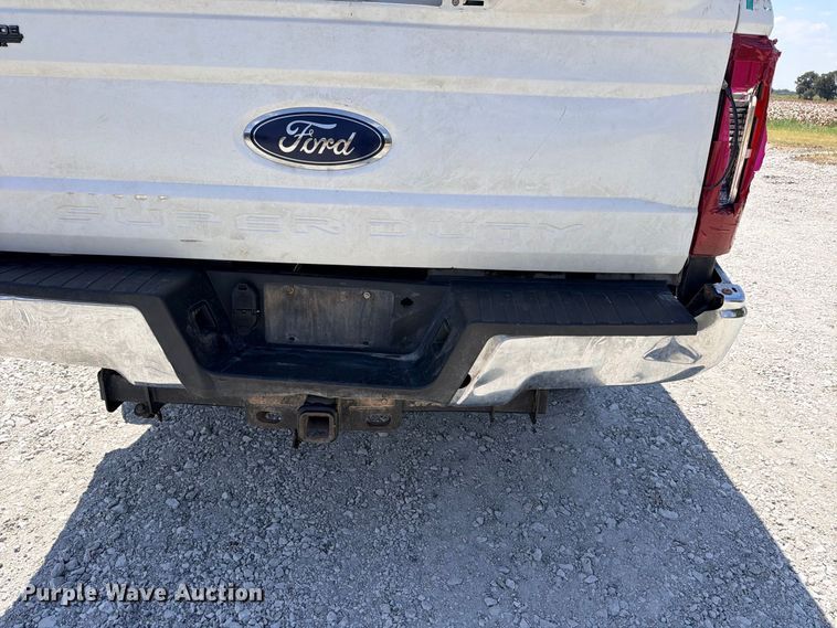 image for item DU1529 2017 Ford F250 Super Duty Crew Cab pickup truck