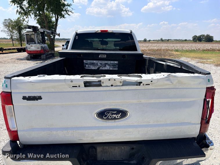 image for item DU1529 2017 Ford F250 Super Duty Crew Cab pickup truck