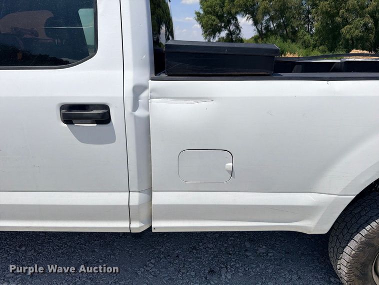 image for item DU1529 2017 Ford F250 Super Duty Crew Cab pickup truck