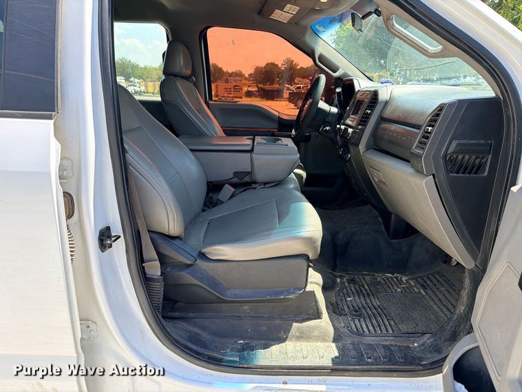 image for item DU1529 2017 Ford F250 Super Duty Crew Cab pickup truck