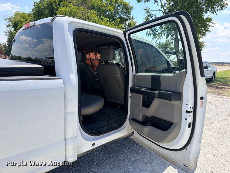 image for item DU1529 2017 Ford F250 Super Duty Crew Cab pickup truck