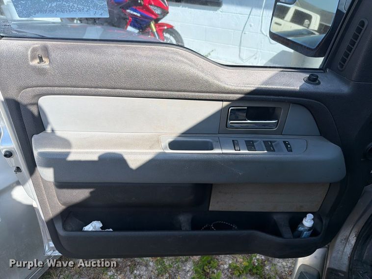 image for item DV7310 2011 Ford F150 Crew Cab pickup truck