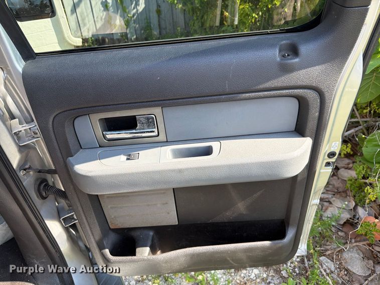 image for item DV7310 2011 Ford F150 Crew Cab pickup truck