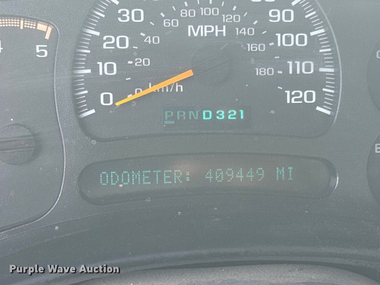 image for item DW6771 2004 GMC Sierra 2500HD Crew Cab pickup truck
