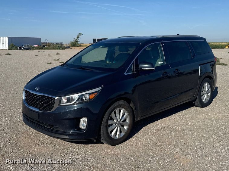 2015 Kia Sedona van