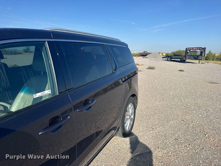 image for item DY3245 2015 Kia Sedona van