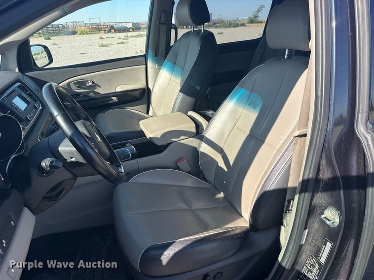 image for item DY3245 2015 Kia Sedona van