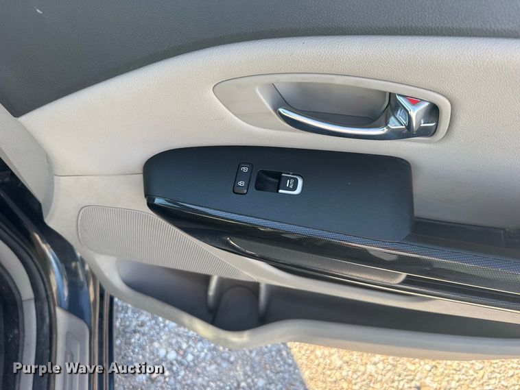 image for item DY3245 2015 Kia Sedona van