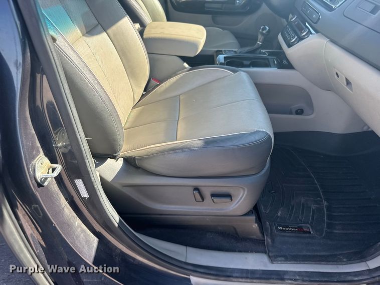 image for item DY3245 2015 Kia Sedona van
