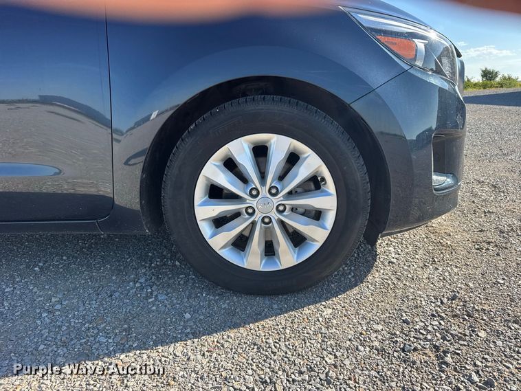 image for item DY3245 2015 Kia Sedona van