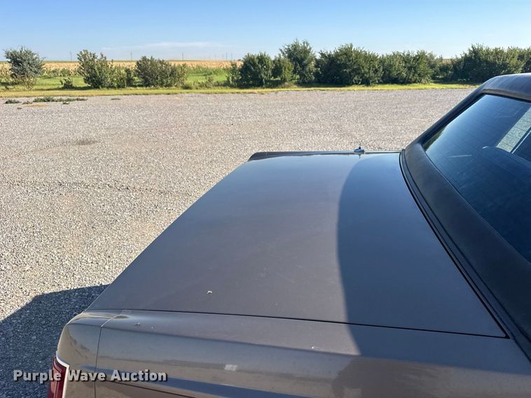 image for item DY3246 1985 Lincoln Town Car 