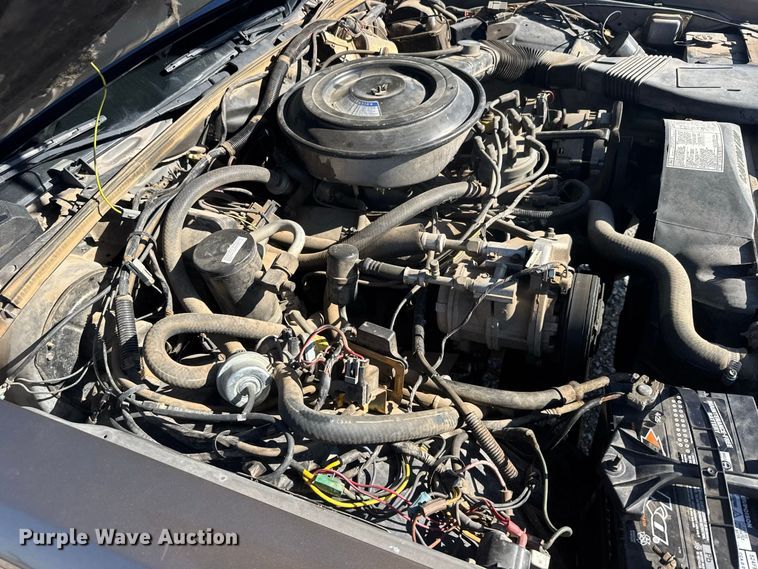image for item DY3246 1985 Lincoln Town Car 