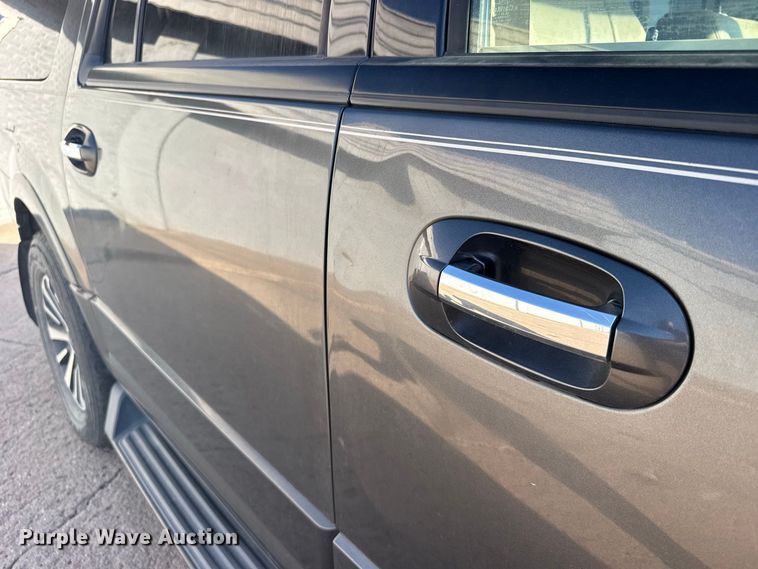 image for item DY3250 2017 Ford Expedition El SUV
