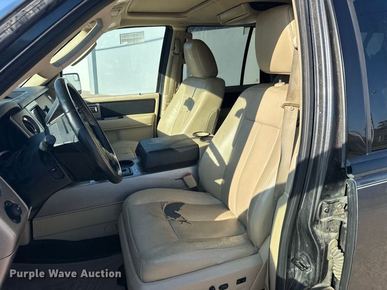 image for item DY3250 2017 Ford Expedition El SUV