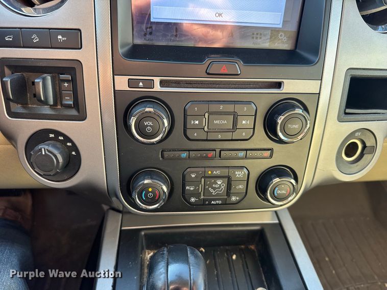 image for item DY3250 2017 Ford Expedition El SUV