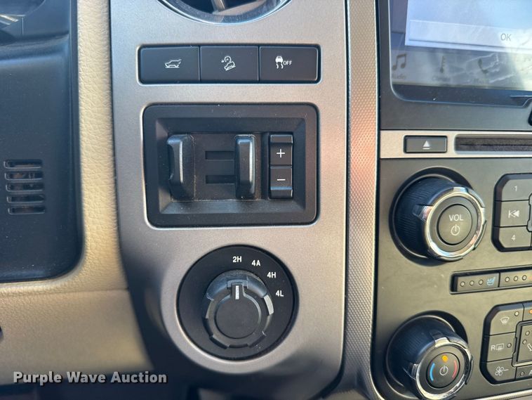 image for item DY3250 2017 Ford Expedition El SUV