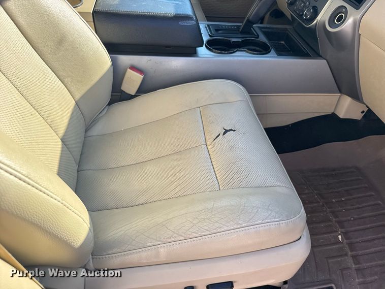 image for item DY3250 2017 Ford Expedition El SUV