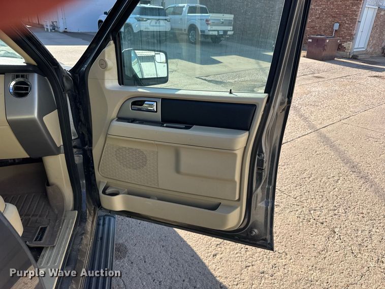 image for item DY3250 2017 Ford Expedition El SUV