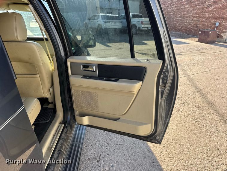 image for item DY3250 2017 Ford Expedition El SUV