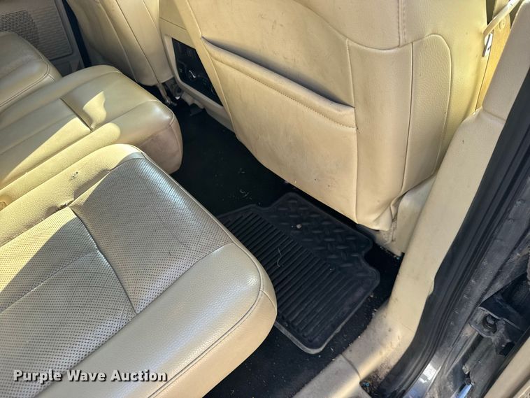 image for item DY3250 2017 Ford Expedition El SUV
