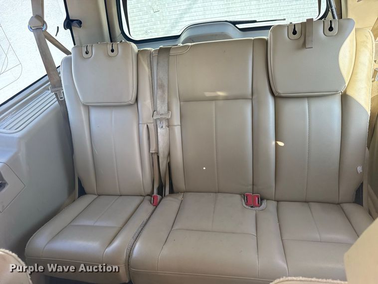 image for item DY3250 2017 Ford Expedition El SUV