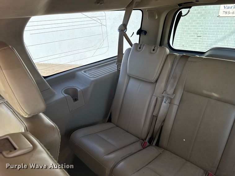 image for item DY3250 2017 Ford Expedition El SUV