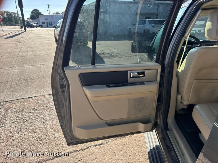 image for item DY3250 2017 Ford Expedition El SUV