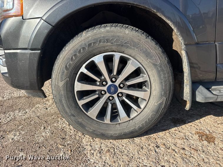 image for item DY3250 2017 Ford Expedition El SUV