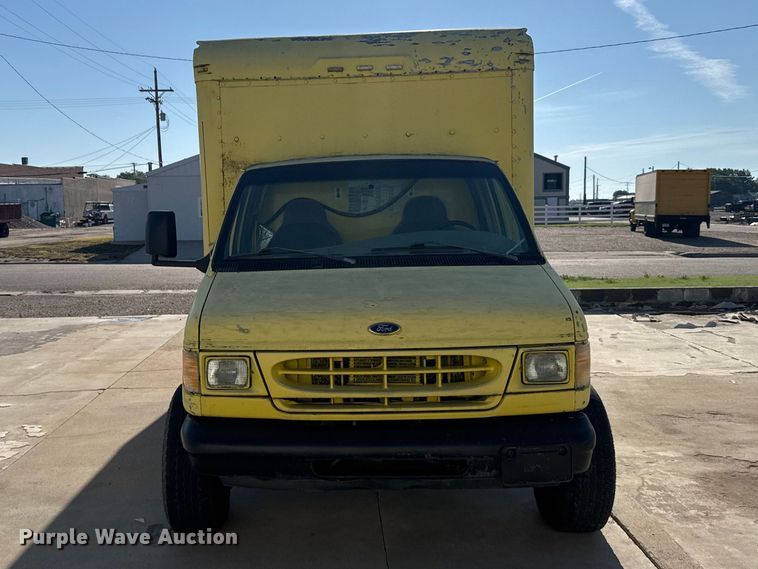 image for item DY3251 1998 Ford E-350 box truck