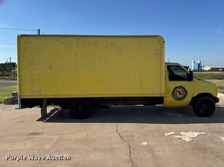 image for item DY3251 1998 Ford E-350 box truck
