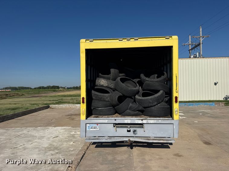 image for item DY3251 1998 Ford E-350 box truck