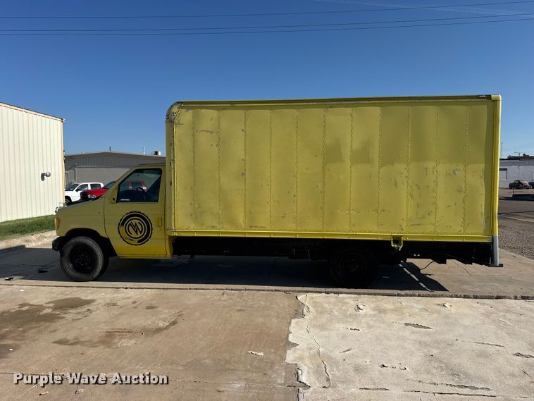 image for item DY3251 1998 Ford E-350 box truck