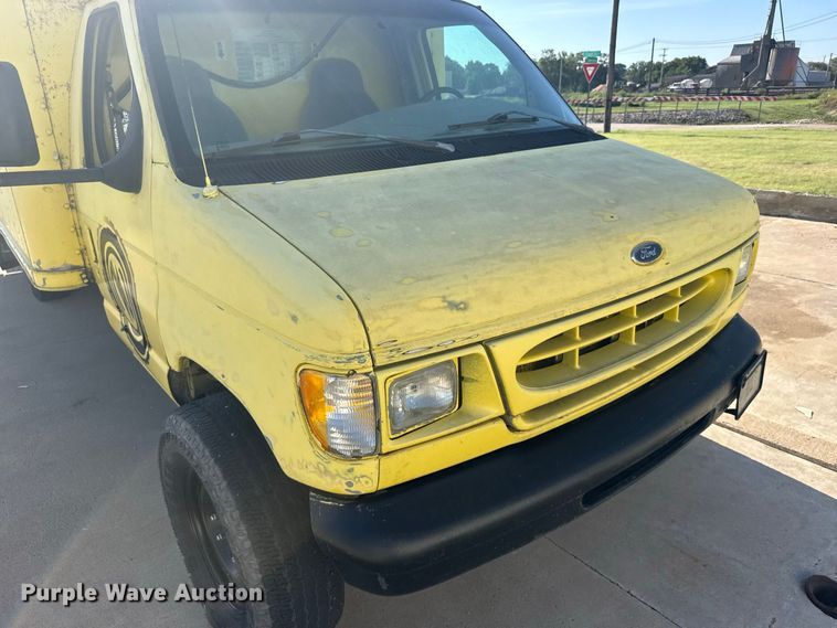 image for item DY3251 1998 Ford E-350 box truck