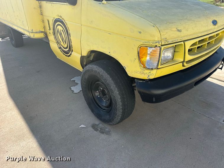 image for item DY3251 1998 Ford E-350 box truck