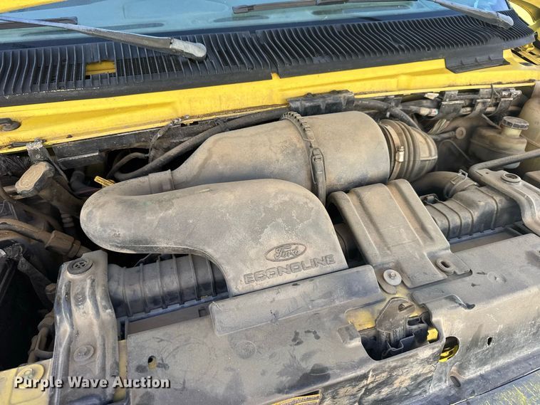 image for item DY3251 1998 Ford E-350 box truck