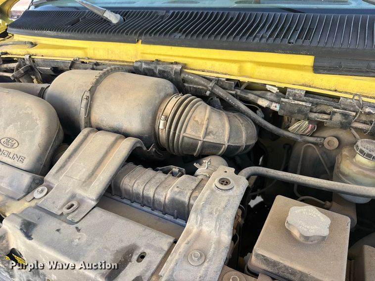 image for item DY3251 1998 Ford E-350 box truck