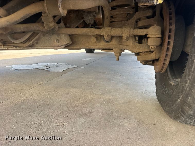 image for item DY3251 1998 Ford E-350 box truck