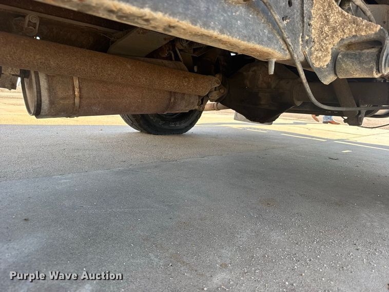 image for item DY3251 1998 Ford E-350 box truck