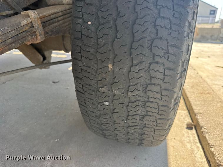 image for item DY3251 1998 Ford E-350 box truck