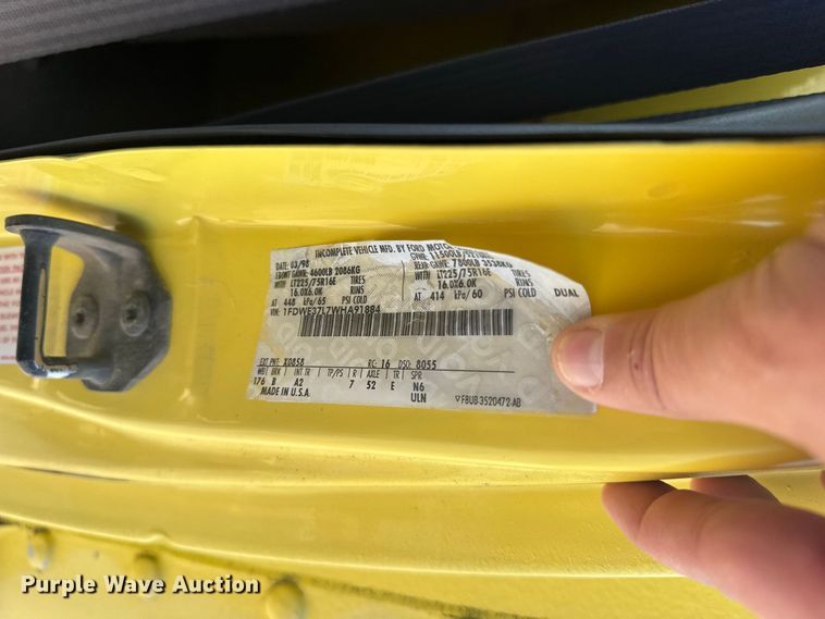 image for item DY3251 1998 Ford E-350 box truck