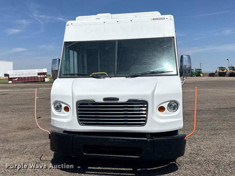 image for item DY3288 2017 Freightliner MT45  refrigerated delivery truck