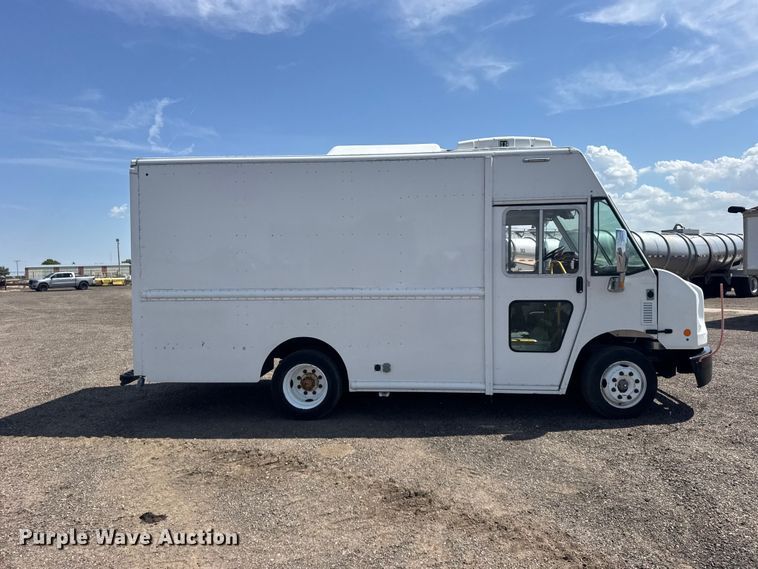 image for item DY3288 2017 Freightliner MT45  refrigerated delivery truck