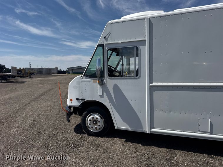 image for item DY3288 2017 Freightliner MT45  refrigerated delivery truck