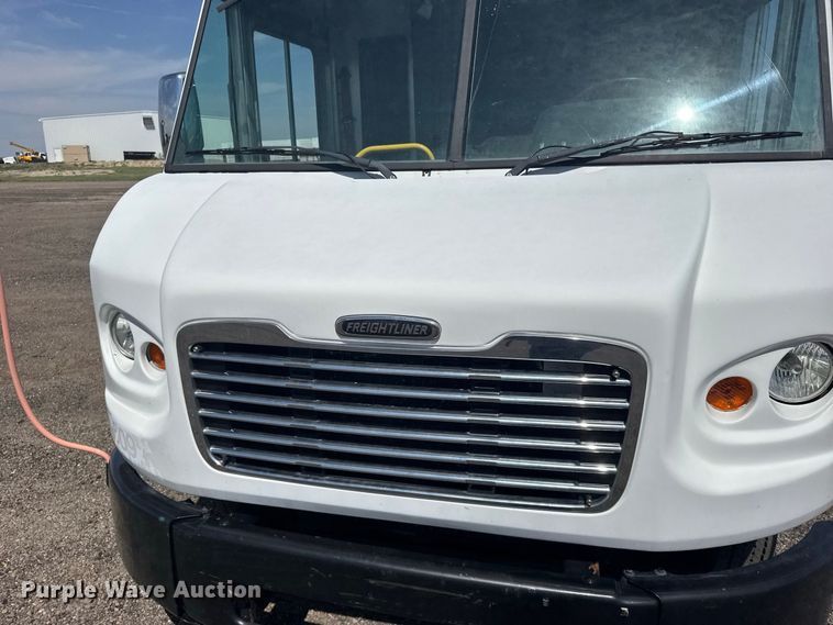 image for item DY3288 2017 Freightliner MT45  refrigerated delivery truck