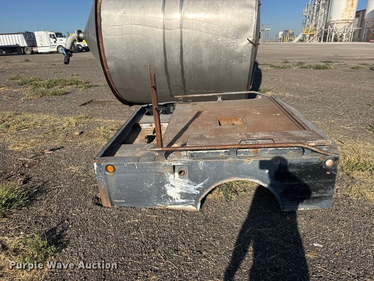 image for item DY3295 Pickup truck flatbed